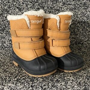 Cat & Jack Snowboots
